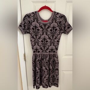 Romeo + Juliet Couture Size Small Knit dress Black & Stone (gray) EUC